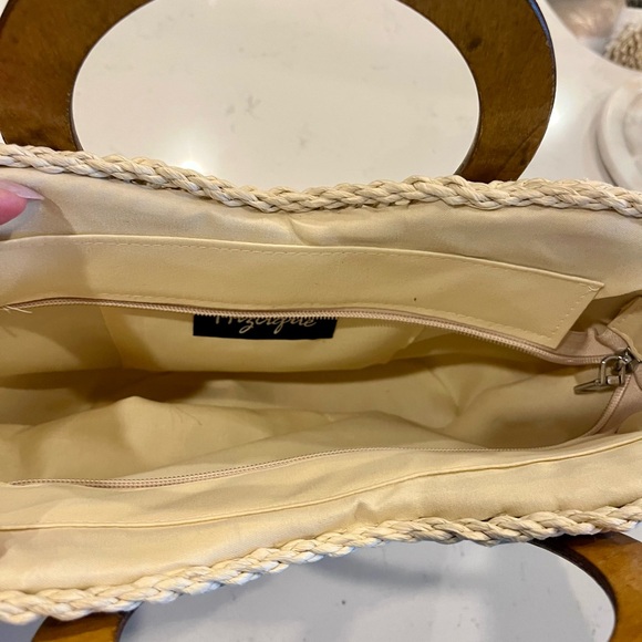 Stylish Cream and Tan Woven Handbag - Picture 2 of 2